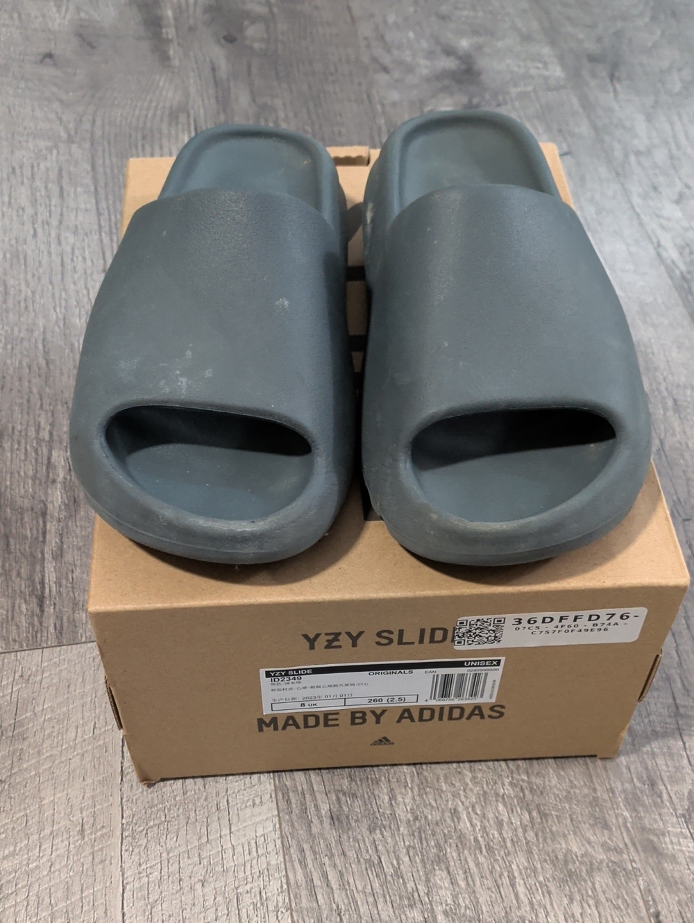 adidas YZY Slide Sandals in Charcoal Size Men's 8